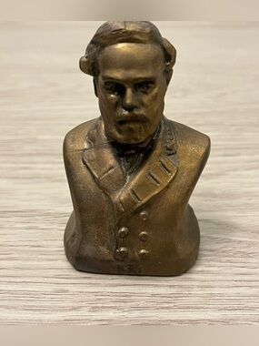 Robert E Lee Miniature Signature Statue Bust American Civil War Monument